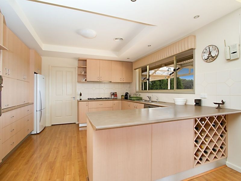 112 Dolomite Rise, Hidden Valley VIC 3756