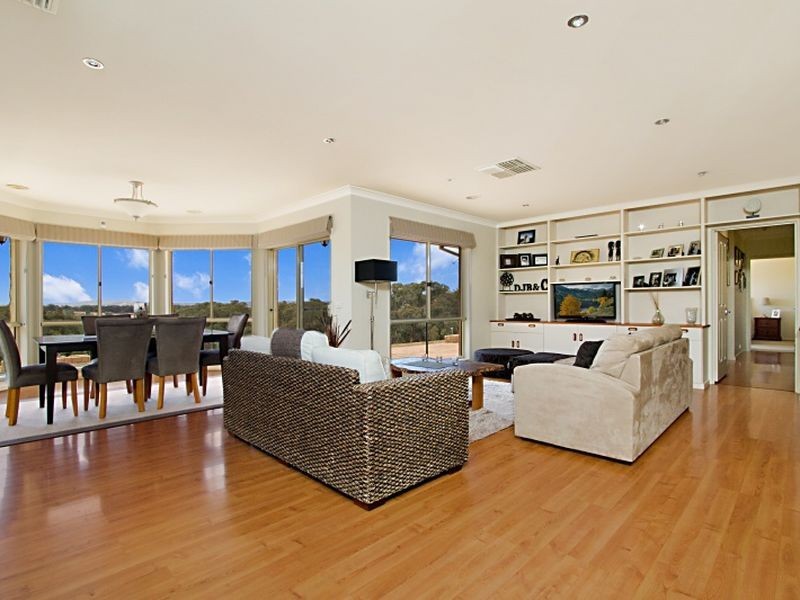 112 Dolomite Rise, Hidden Valley VIC 3756