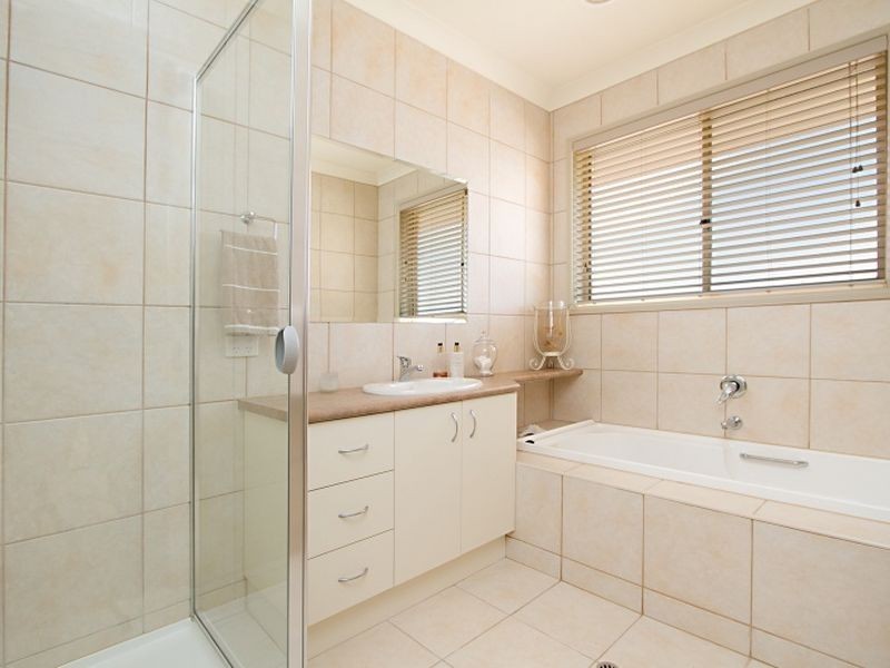 112 Dolomite Rise, Hidden Valley VIC 3756