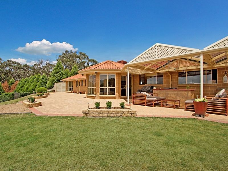 112 Dolomite Rise, Hidden Valley VIC 3756