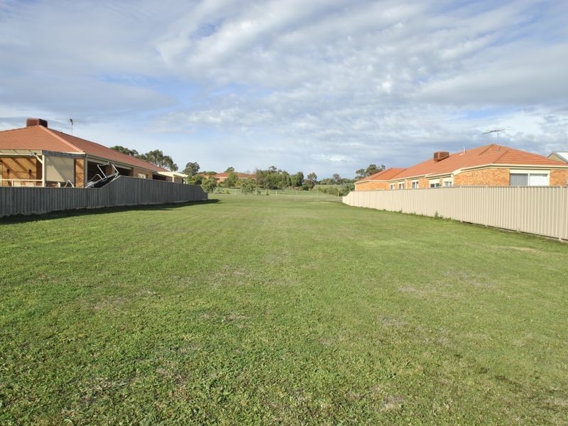 66 St Andrews Close, Hidden Valley VIC 3756