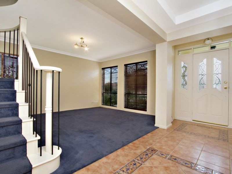 32 Lakeside Drive, Hidden Valley VIC 3756