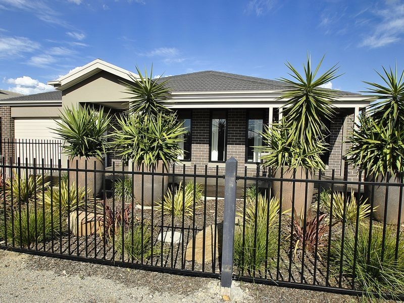 67 Wallara Waters Boulevard, Wallan VIC 3756