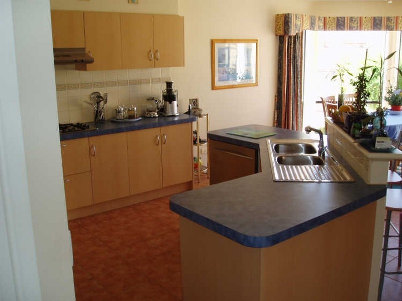 32 Lakeside Drive, Hidden Valley VIC 3756