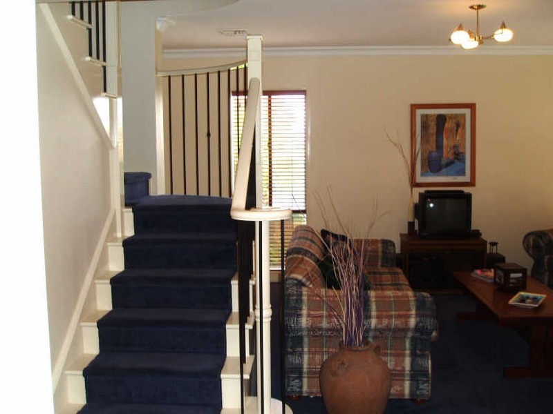 32 Lakeside Drive, Hidden Valley VIC 3756