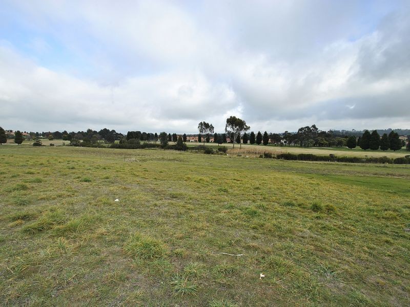 33 Craig Parry Drive, Hidden Valley VIC 3756