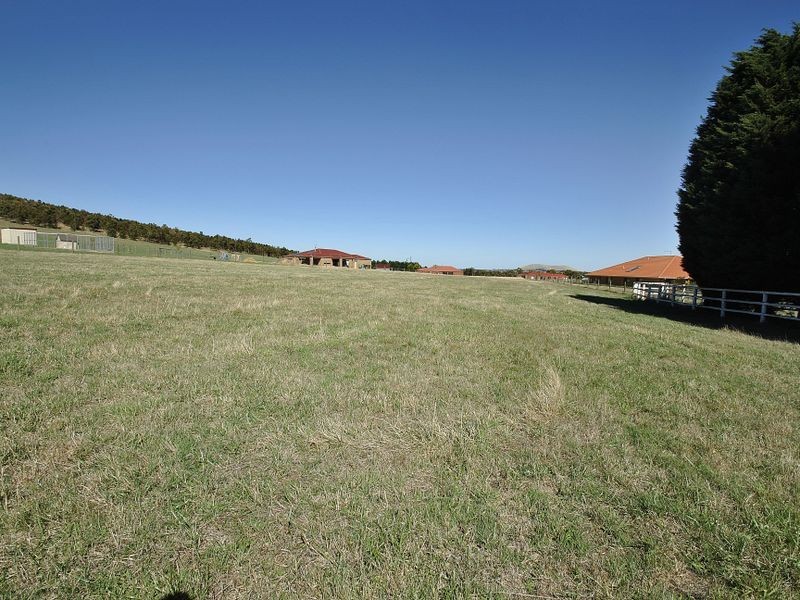 17 Cavallo Crescent, Hidden Valley VIC 3756