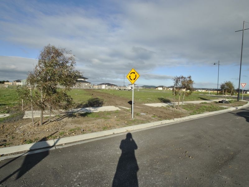 36 Golf Links Drive, Beveridge VIC 3753