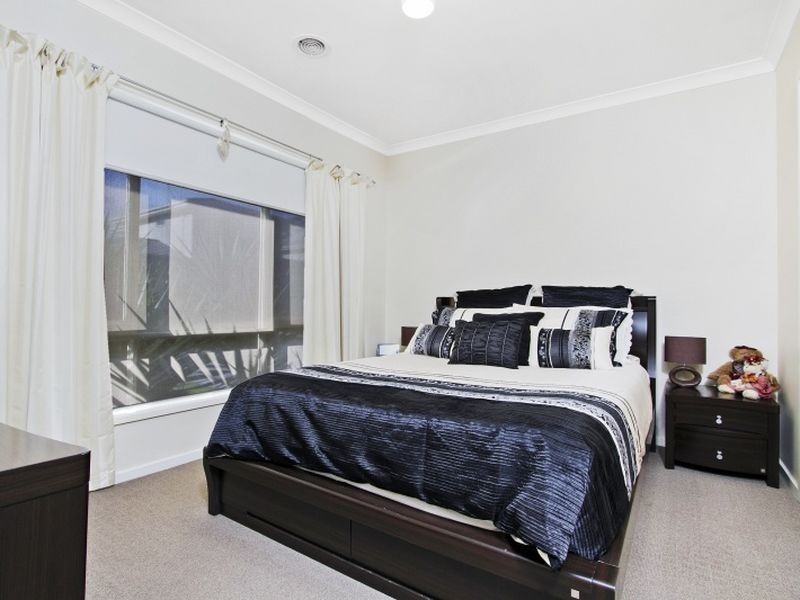 9/1 Darraweit Road, Wallan VIC 3756