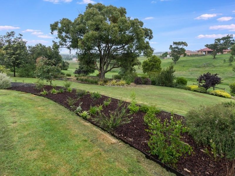 89 Valley Drive, Hidden Valley VIC 3756