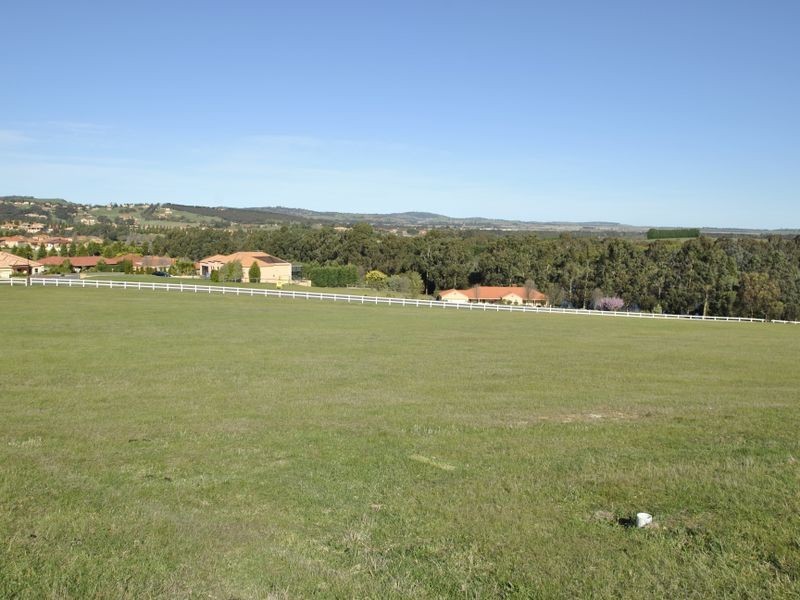 45 Siena Way, Hidden Valley VIC 3756