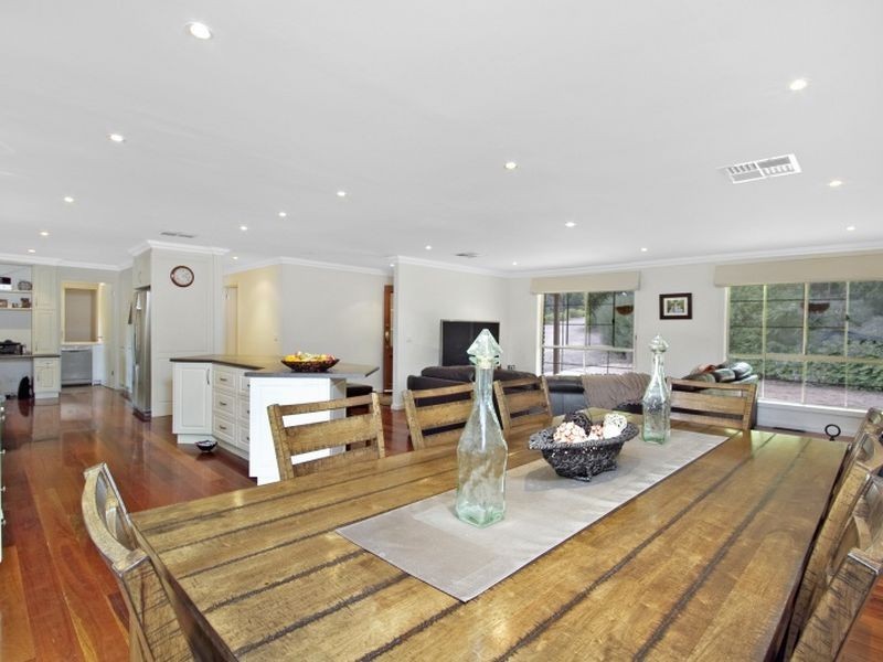 8 Randall Crescent, Wallan VIC 3756