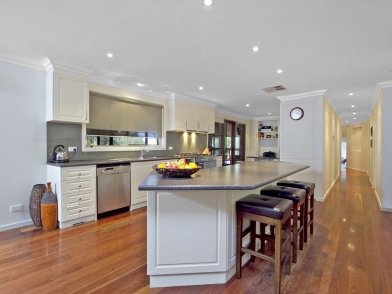 8 Randall Crescent, Wallan VIC 3756