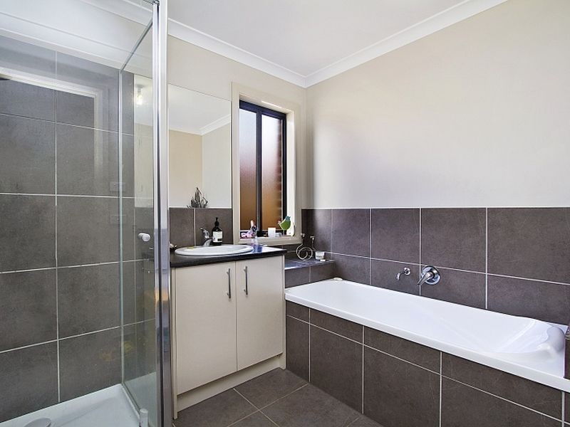 3 Siena Way, Hidden Valley VIC 3756