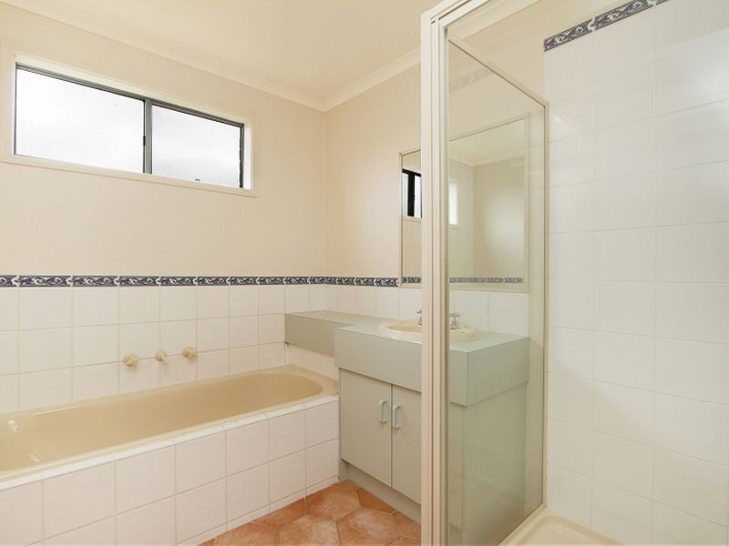 12 Lakeview Close, Hidden Valley VIC 3756