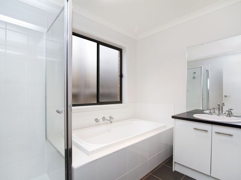 4 Chocolate Lily Court, Wallan VIC 3756