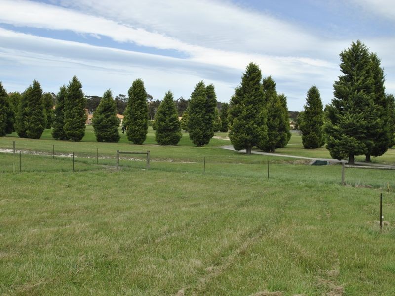 9 Augusta Way, Hidden Valley VIC 3756