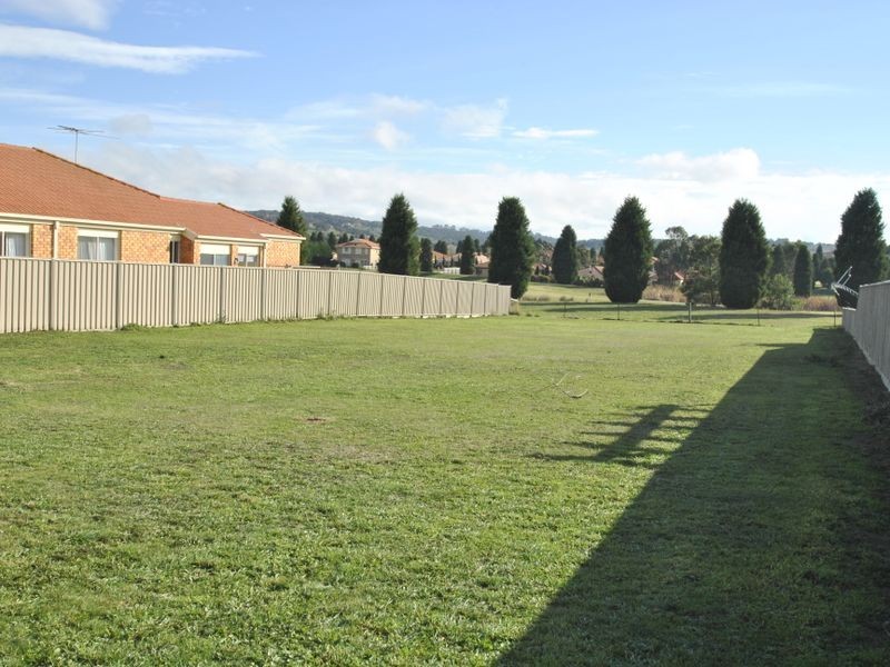 66 St Andrews Close, Hidden Valley VIC 3756