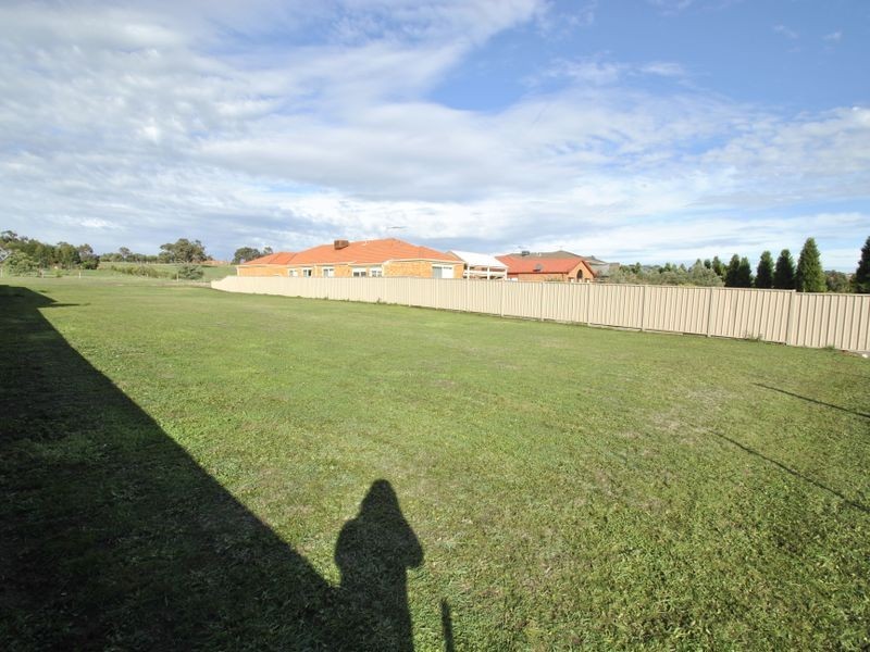66 St Andrews Close, Hidden Valley VIC 3756
