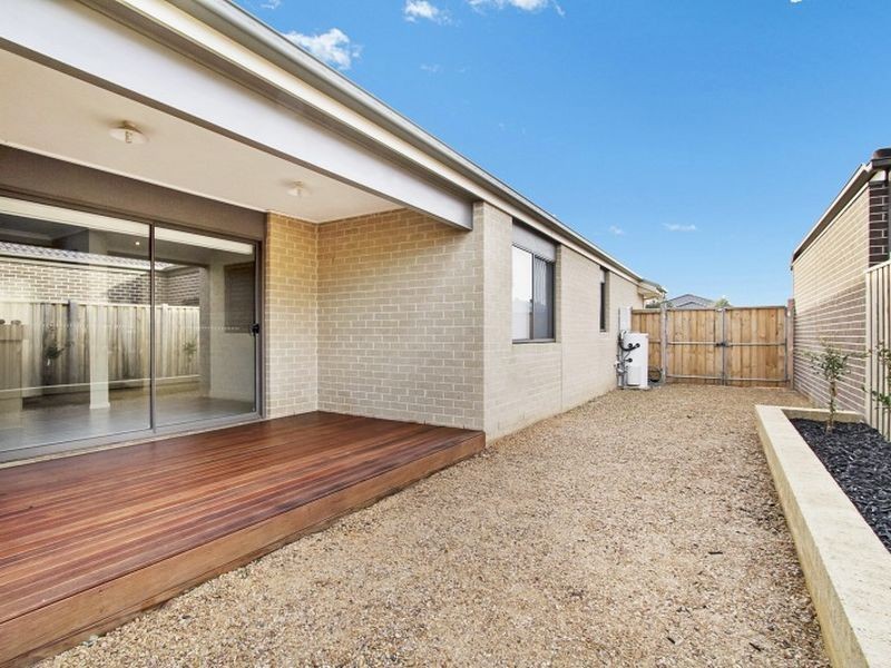 18 Palladium Circle, Beveridge VIC 3753
