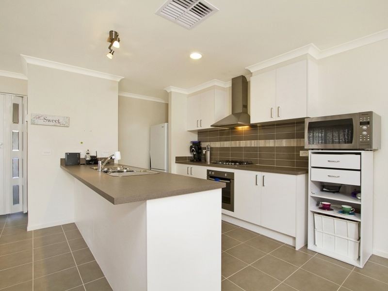 9 Buckland Hill Drive, Wallan VIC 3756