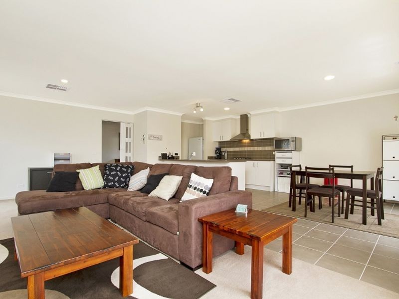 9 Buckland Hill Drive, Wallan VIC 3756