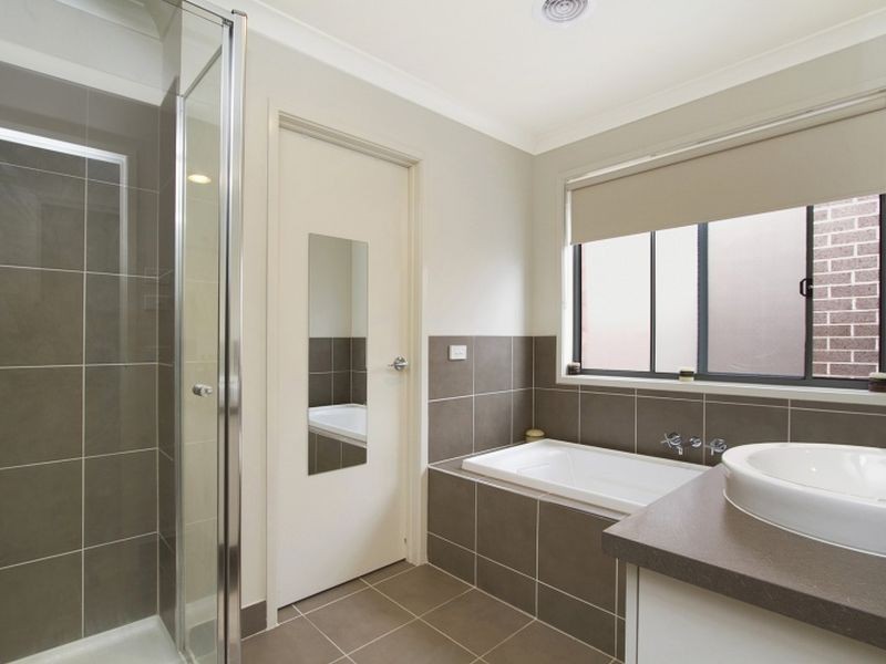 9 Buckland Hill Drive, Wallan VIC 3756