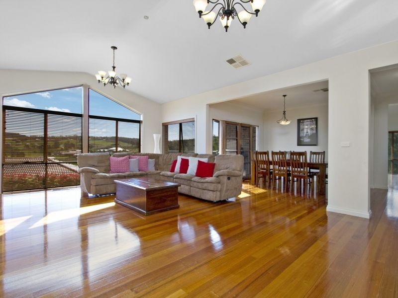 90 Valley Drive, Hidden Valley VIC 3756