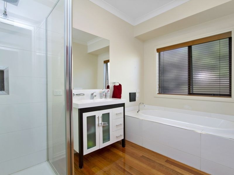 90 Valley Drive, Hidden Valley VIC 3756