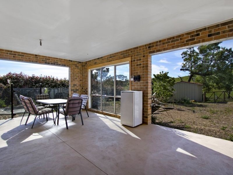 90 Valley Drive, Hidden Valley VIC 3756