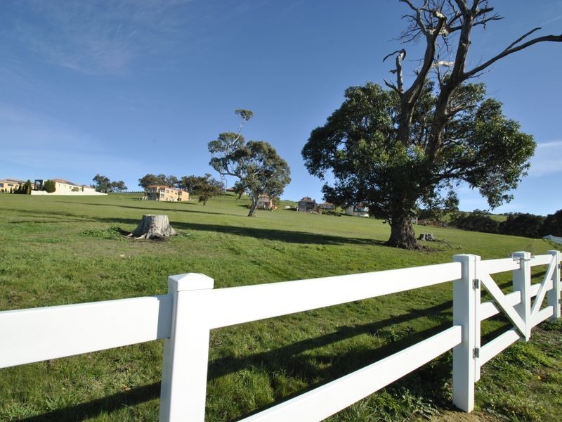 23 Siena Way, Hidden Valley VIC 3756