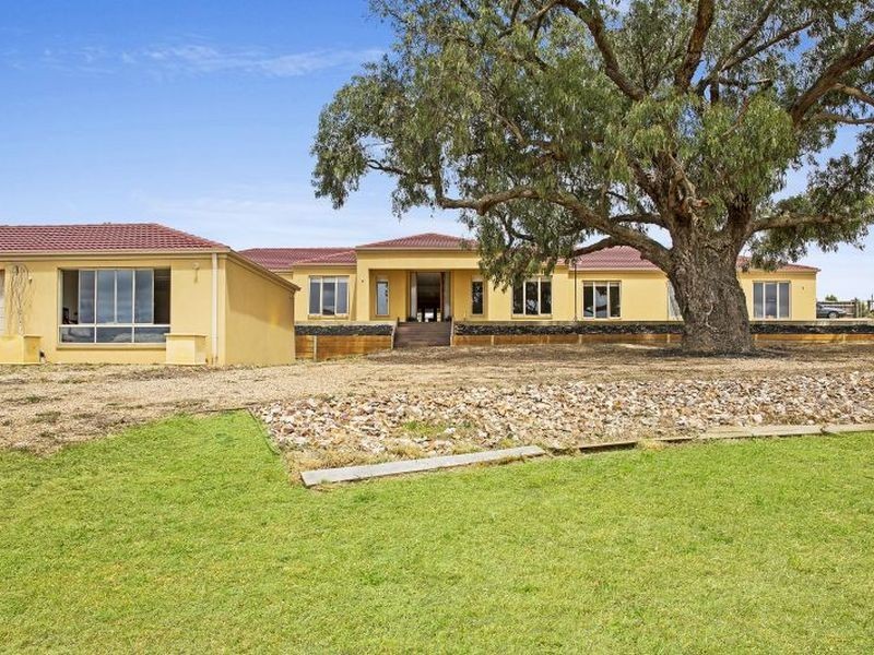 2 Carmelo Court, Hidden Valley VIC 3756