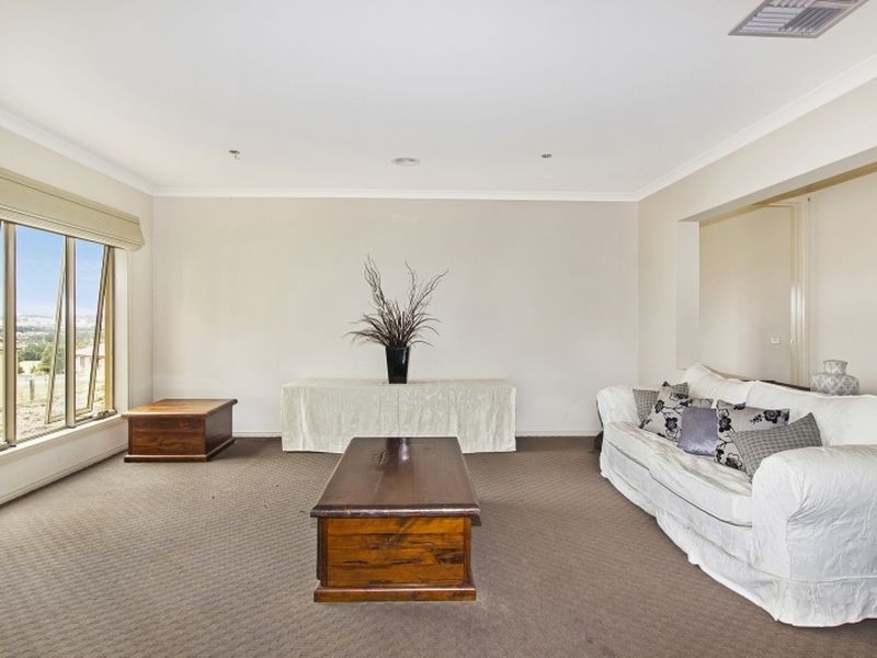 2 Carmelo Court, Hidden Valley VIC 3756