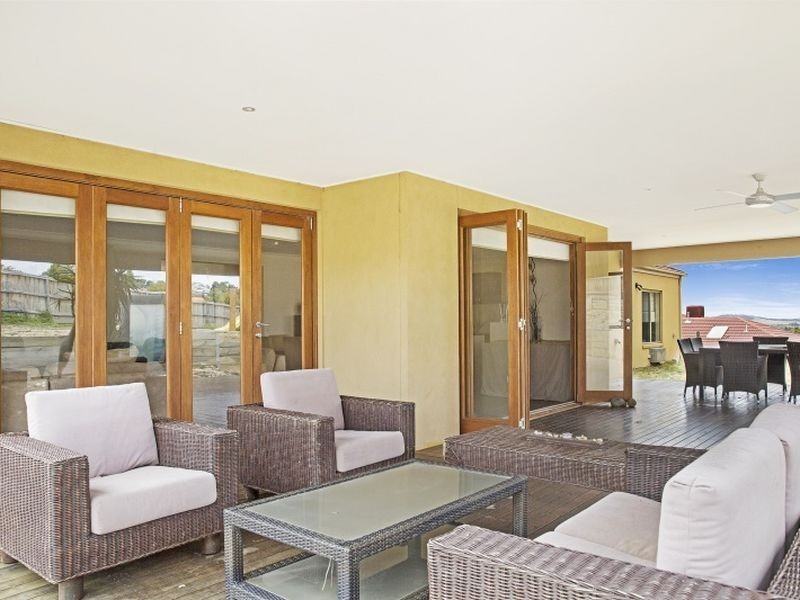 2 Carmelo Court, Hidden Valley VIC 3756