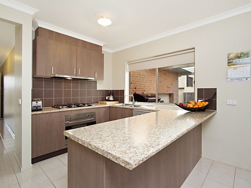 5 St Andrews Close, Hidden Valley VIC 3756
