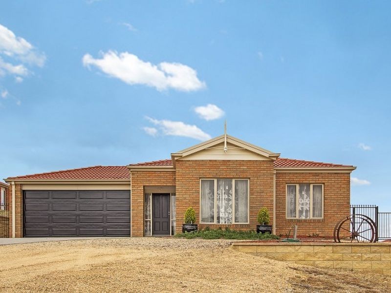 99 Valley Drive, Hidden Valley VIC 3756