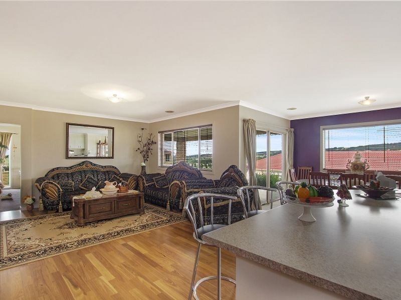 99 Valley Drive, Hidden Valley VIC 3756