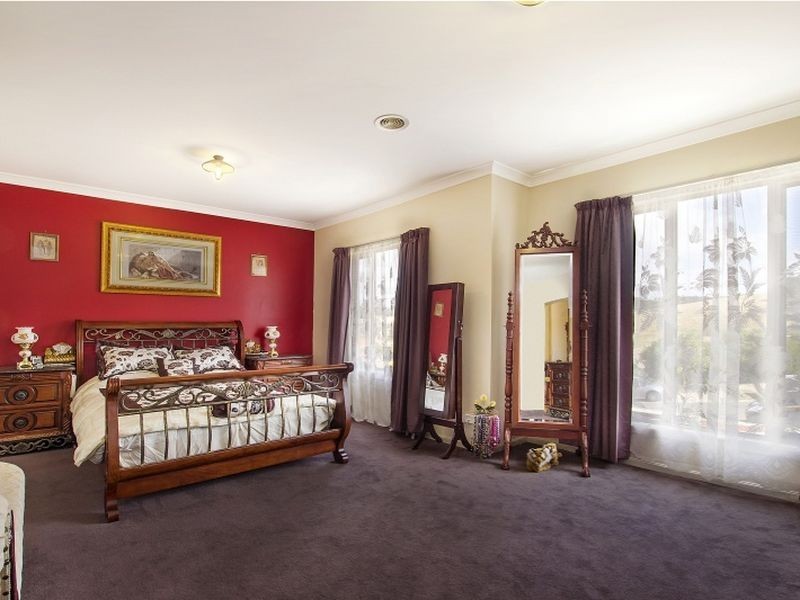 99 Valley Drive, Hidden Valley VIC 3756