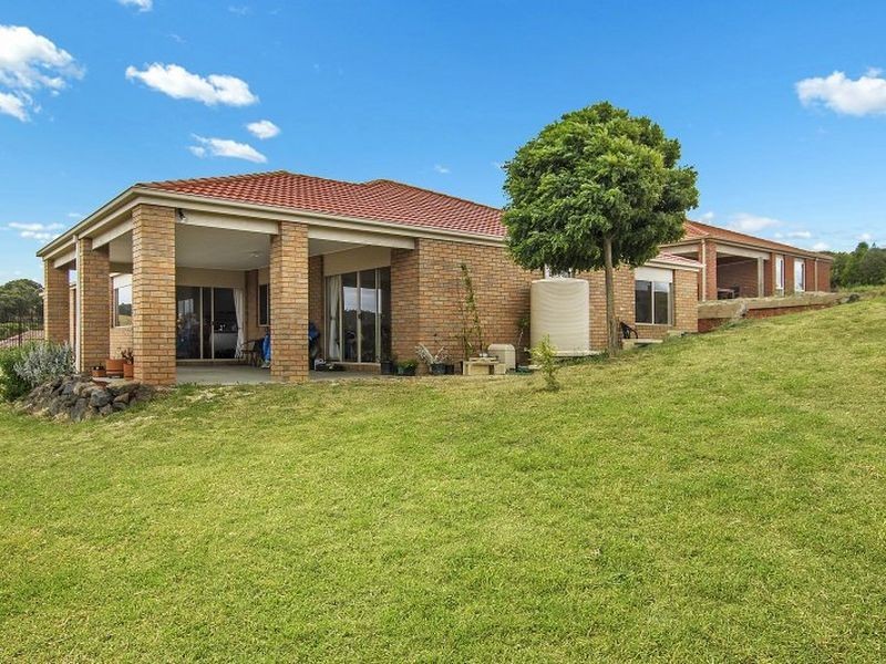 99 Valley Drive, Hidden Valley VIC 3756