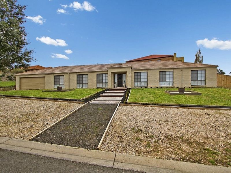 5 Augusta Way, Hidden Valley VIC 3756