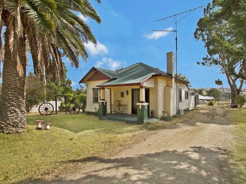 4 High Street, Pyalong VIC 3521