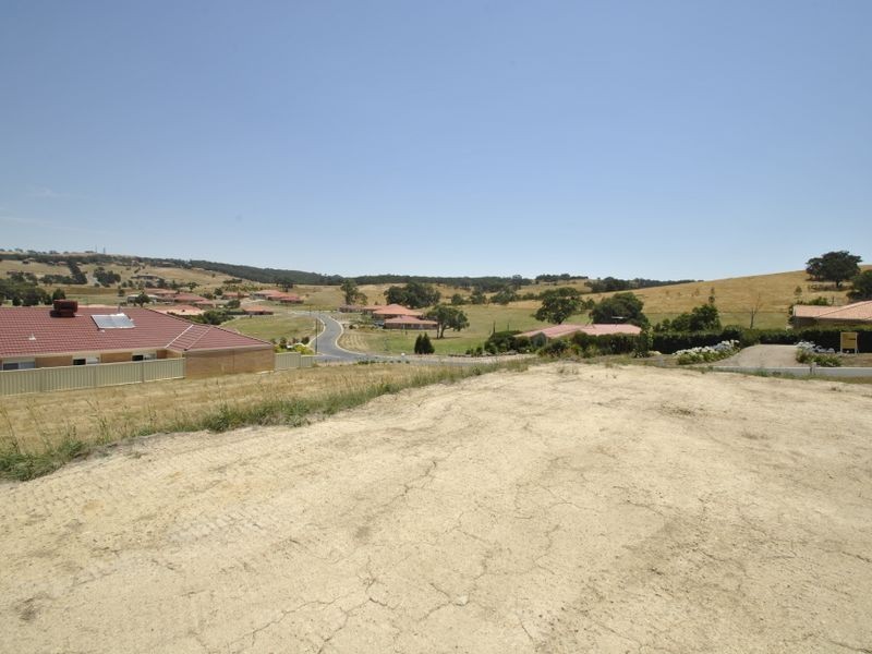 103 Valley Drive, Hidden Valley VIC 3756