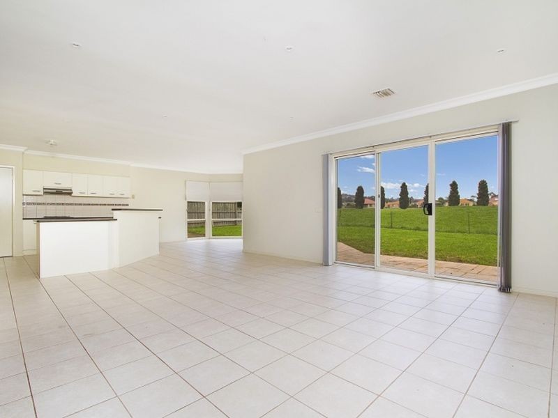 29 Augusta Way, Hidden Valley VIC 3756