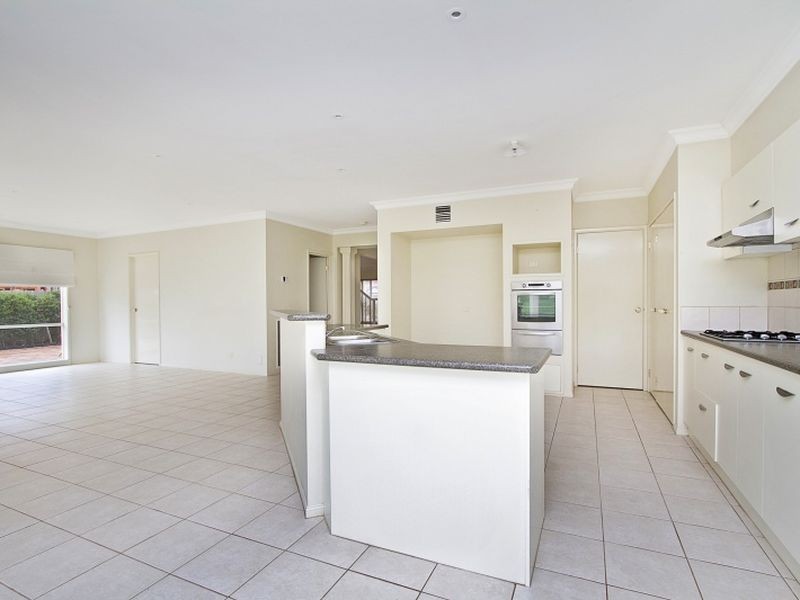 29 Augusta Way, Hidden Valley VIC 3756