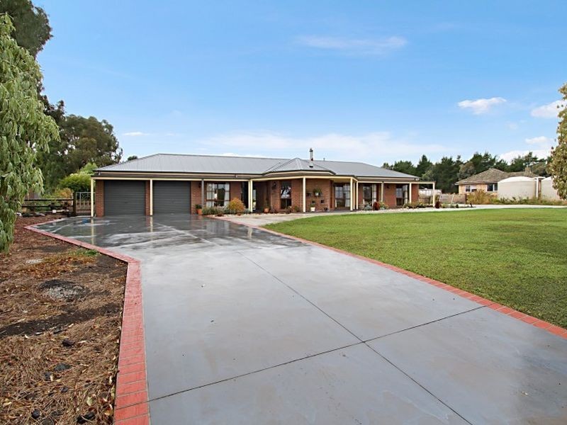 2 Darraweit Road, Wallan VIC 3756