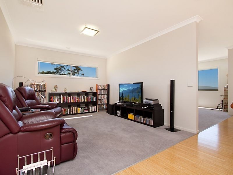8 The Heights, Hidden Valley VIC 3756