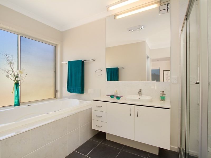 8 The Heights, Hidden Valley VIC 3756