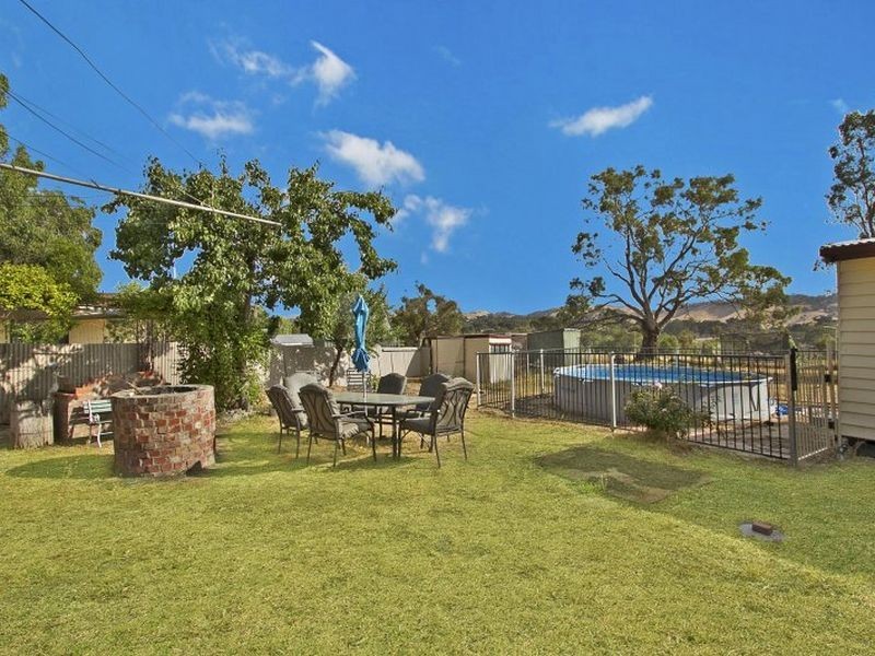 4 High Street, Pyalong VIC 3521