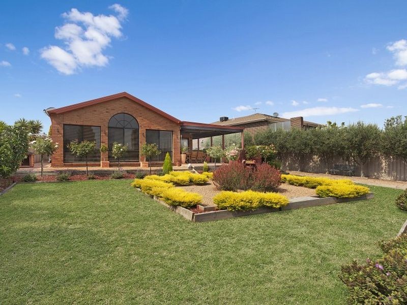 70 St Andrews Close, Hidden Valley VIC 3756