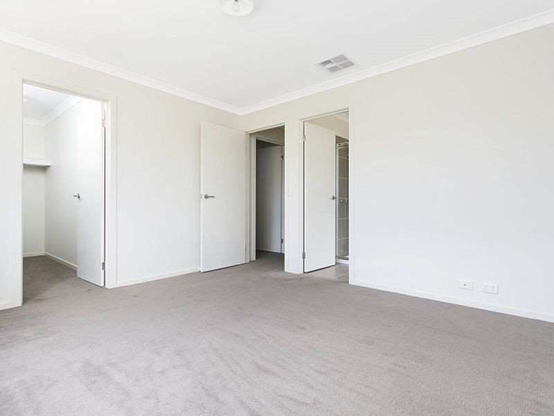 13 Watergum Way, Wallan VIC 3756